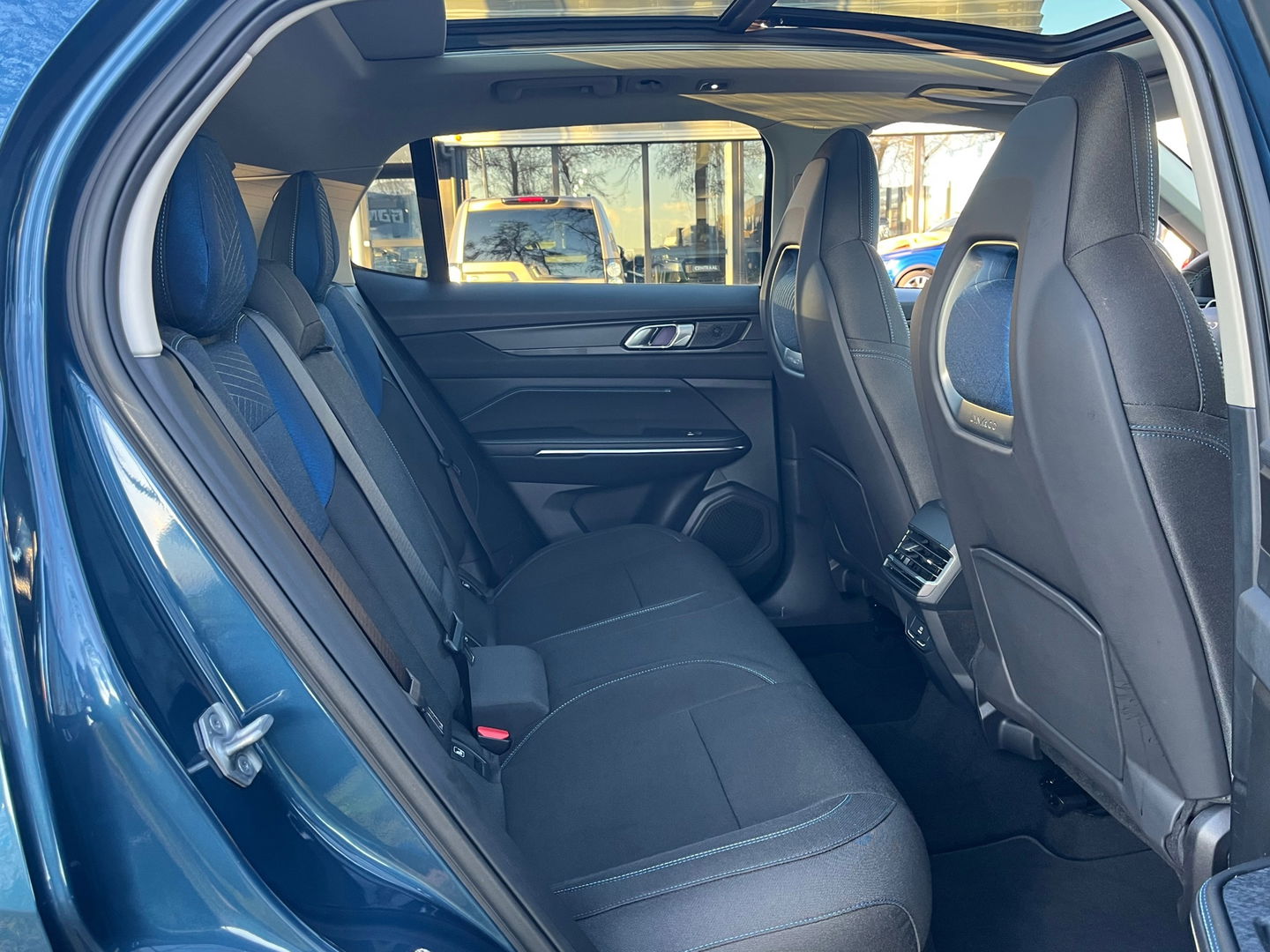 Lynk & Co 01 1.5 262PK|Pano|Infinity|BTW|Memory|360Camera|ACC|Carplay|Ambient Light|Keyless