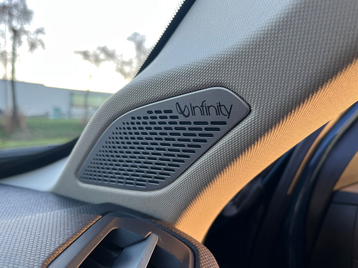 Lynk & Co 01 1.5 262PK|Pano|Infinity|BTW|Memory|360Camera|ACC|Carplay|Ambient Light|Keyless