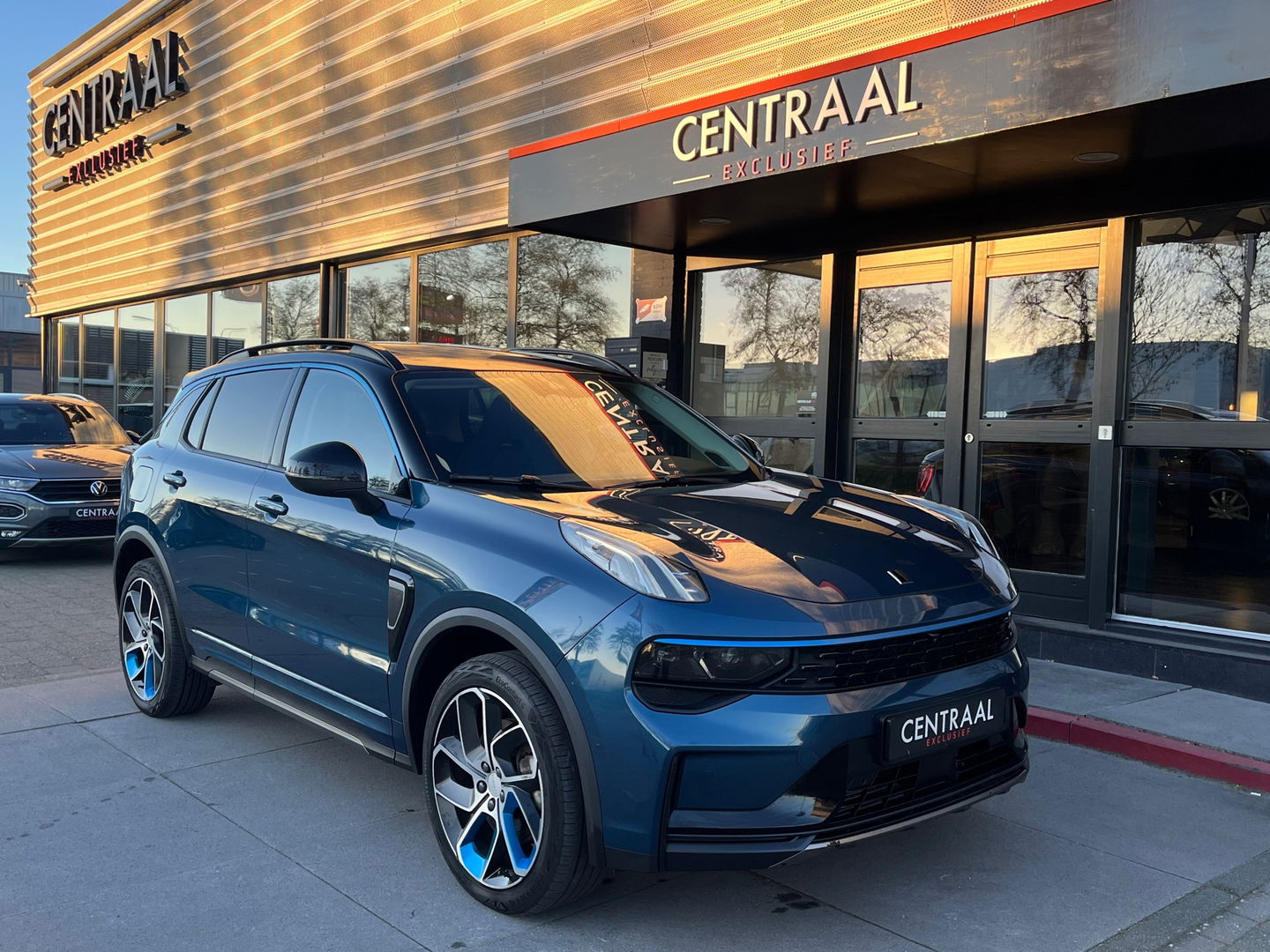 Lynk & Co 01 1.5 262PK|Pano|Infinity|BTW|Memory|360Camera|ACC|Carplay|Ambient Light|Keyless