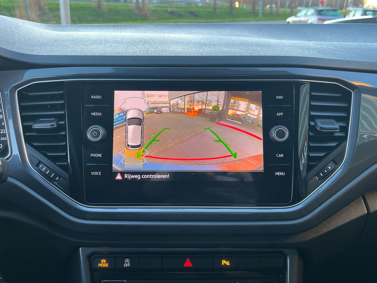 Volkswagen T-Roc 1.5 TSI Sport|Camera|ACC|DAB|Stuurwielverwarming|Stoelverwarming|150PK