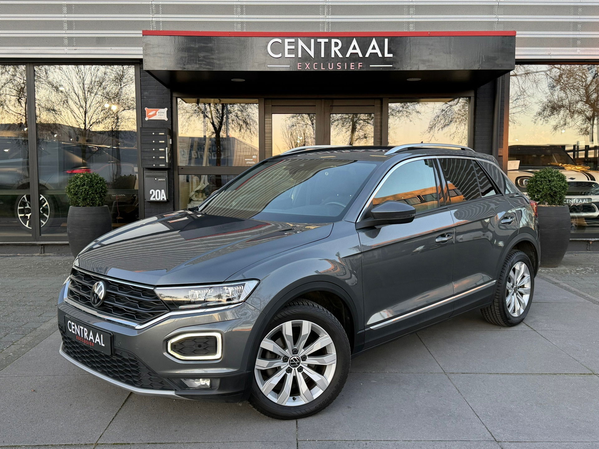 Volkswagen T-Roc 1.5 TSI Sport|Camera|ACC|DAB|Stuurwielverwarming|Stoelverwarming|150PK