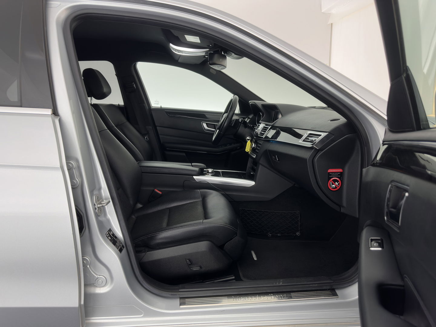 Mercedes-Benz E-Klasse 200 CDI Ambition Avantgarde Aut. *LUXURY-LEATHER | FULL-LED | HEATED-COMFORTSEATS | CAMERA | ECC | PDC | CRUISE | 18''ALU*