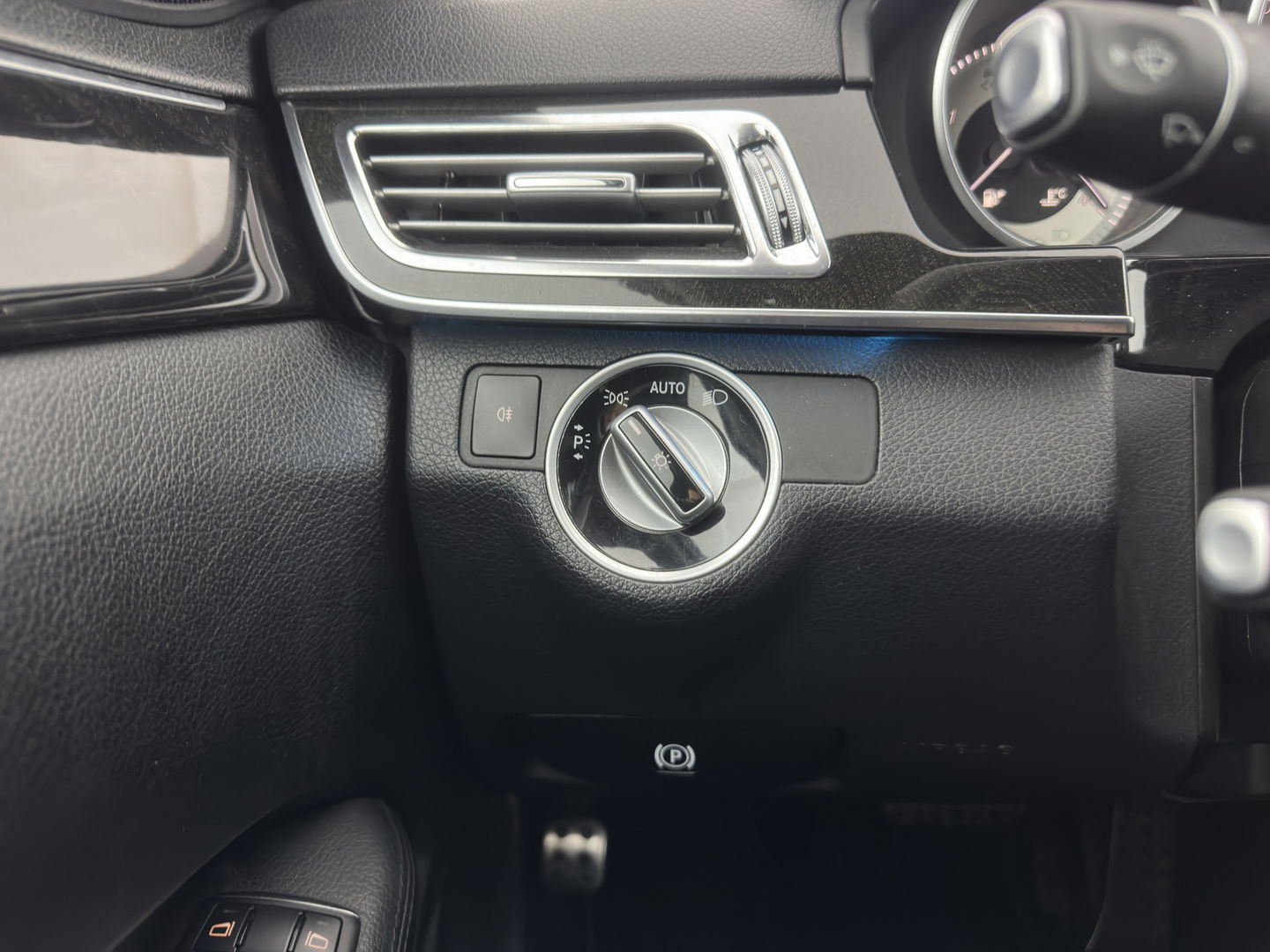 Mercedes-Benz E-Klasse 200 CDI Ambition Avantgarde Aut. *LUXURY-LEATHER | FULL-LED | HEATED-COMFORTSEATS | CAMERA | ECC | PDC | CRUISE | 18''ALU*