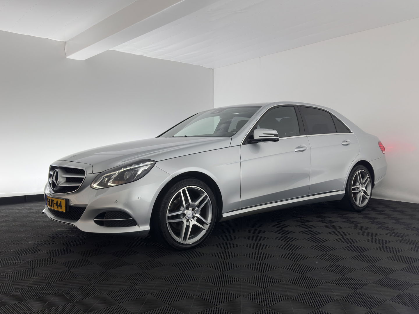 Mercedes-Benz E-Klasse 200 CDI Ambition Avantgarde Aut. *LUXURY-LEATHER | FULL-LED | HEATED-COMFORTSEATS | CAMERA | ECC | PDC | CRUISE | 18''ALU*