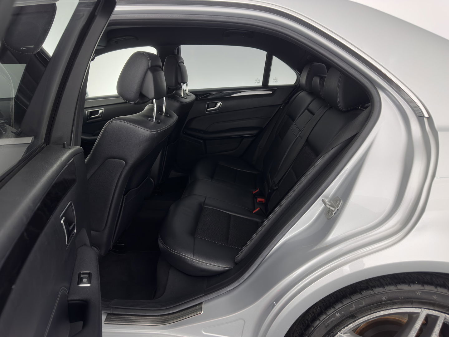 Mercedes-Benz E-Klasse 200 CDI Ambition Avantgarde Aut. *LUXURY-LEATHER | FULL-LED | HEATED-COMFORTSEATS | CAMERA | ECC | PDC | CRUISE | 18''ALU*