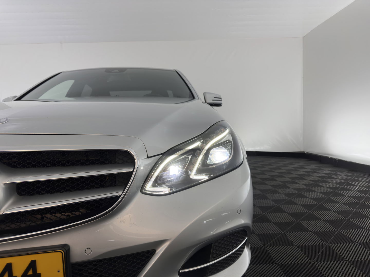 Mercedes-Benz E-Klasse 200 CDI Ambition Avantgarde Aut. *LUXURY-LEATHER | FULL-LED | HEATED-COMFORTSEATS | CAMERA | ECC | PDC | CRUISE | 18''ALU*