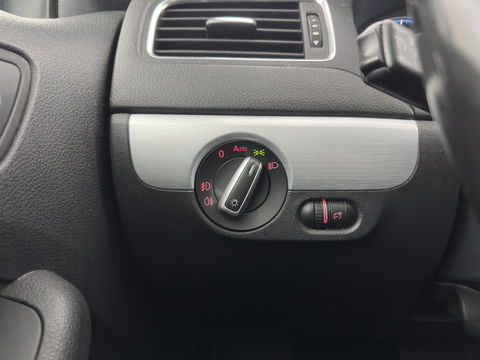 Volkswagen Jetta 1.4 TSI Hybrid Highline Aut. *XENON | NAVI-FULLMAP | COMFORT-SEATS | PRIVACY-GLASS | SHIFT-PADDLES |  ECC | PDC | CRUISE | 17''ALU*