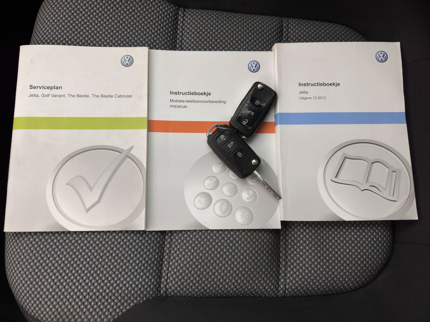 Volkswagen Jetta 1.4 TSI Hybrid Highline Aut. *XENON | NAVI-FULLMAP | COMFORT-SEATS | PRIVACY-GLASS | SHIFT-PADDLES |  ECC | PDC | CRUISE | 17''ALU*