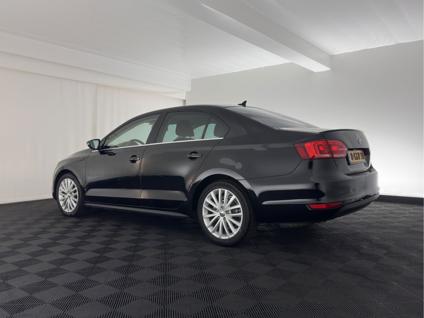 Volkswagen Jetta 1.4 TSI Hybrid Highline Aut. *XENON | NAVI-FULLMAP | COMFORT-SEATS | PRIVACY-GLASS | SHIFT-PADDLES |  ECC | PDC | CRUISE | 17''ALU*
