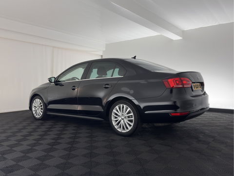 Volkswagen Jetta 1.4 TSI Hybrid Highline Aut. *XENON | NAVI-FULLMAP | COMFORT-SEATS | PRIVACY-GLASS | SHIFT-PADDLES |  ECC | PDC | CRUISE | 17''ALU*