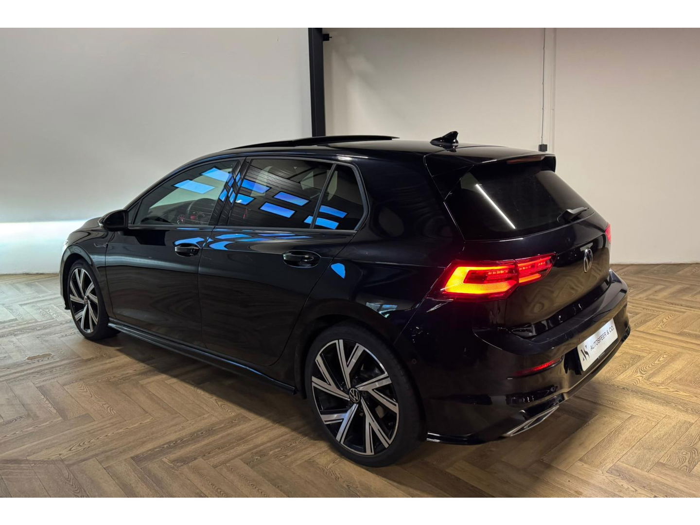 Volkswagen Golf 1.5 eTSI R-Line PANO KEYLESS CAM