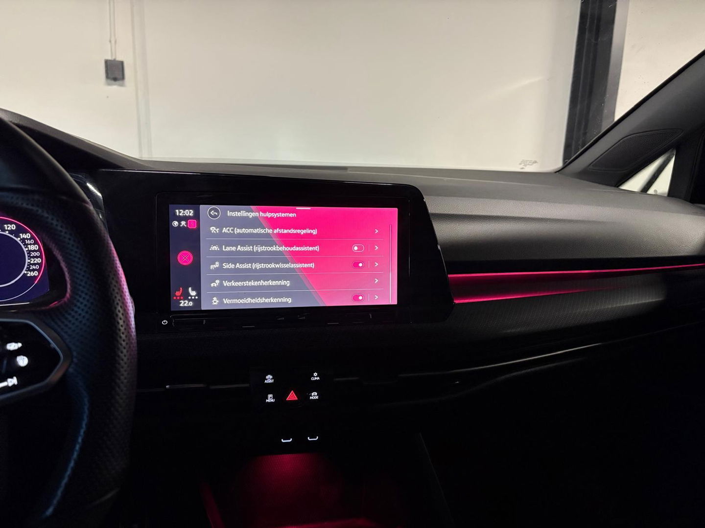 Volkswagen Golf 1.5 eTSI R-Line PANO KEYLESS CAM