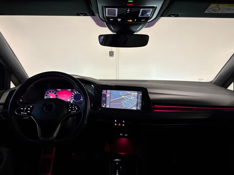 Volkswagen Golf 1.5 eTSI R-Line PANO KEYLESS CAM