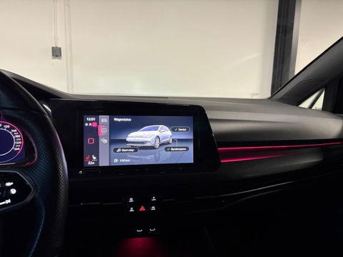 Volkswagen Golf 1.5 eTSI R-Line PANO KEYLESS CAM