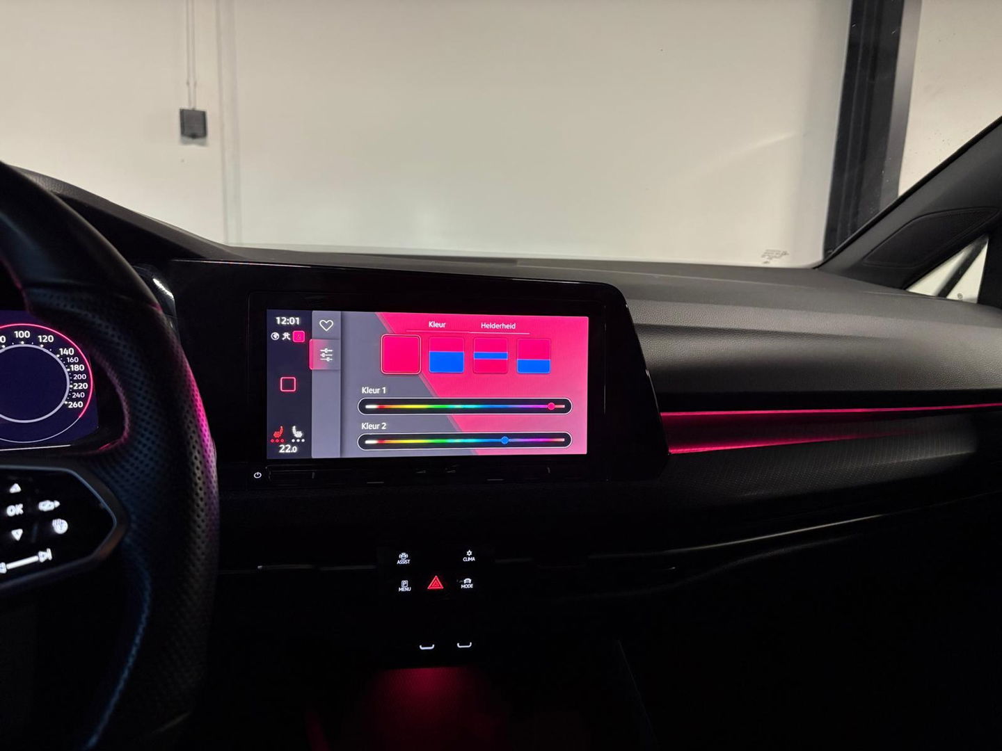 Volkswagen Golf 1.5 eTSI R-Line PANO KEYLESS CAM