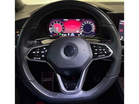 Volkswagen Golf 1.5 eTSI R-Line PANO KEYLESS CAM