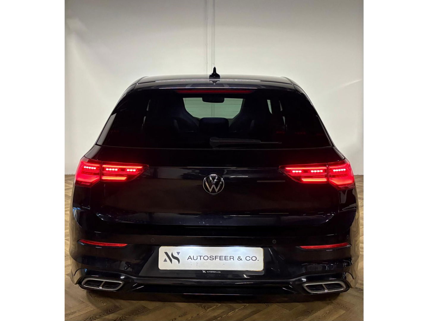 Volkswagen Golf 1.5 eTSI R-Line PANO KEYLESS CAM