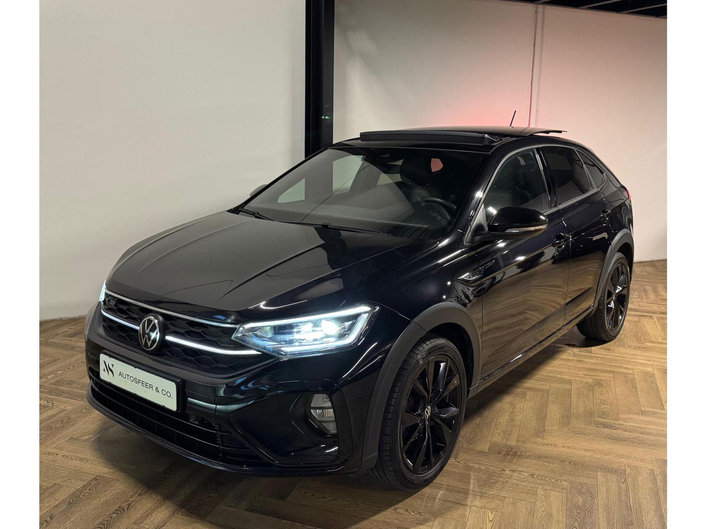 Volkswagen Taigo 1.5 TSI R-Line PANO KEYLESS BLINDSPOT