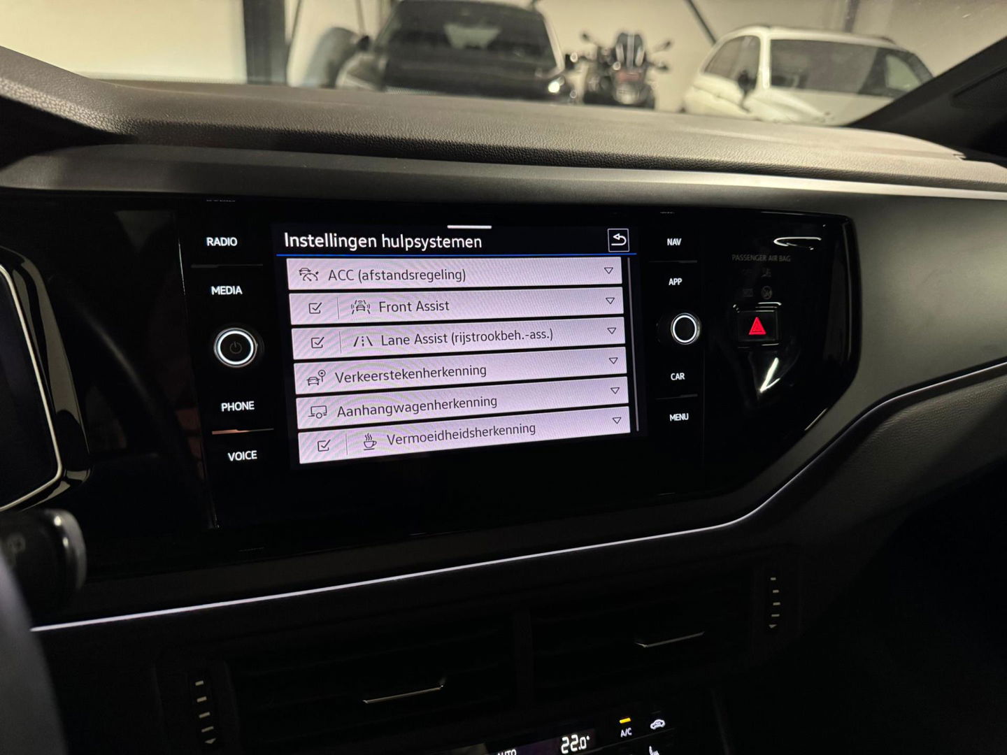 Volkswagen Taigo 1.5 TSI R-Line PANO KEYLESS BLINDSPOT