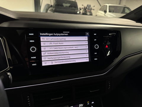 Volkswagen Taigo 1.5 TSI R-Line PANO KEYLESS BLINDSPOT