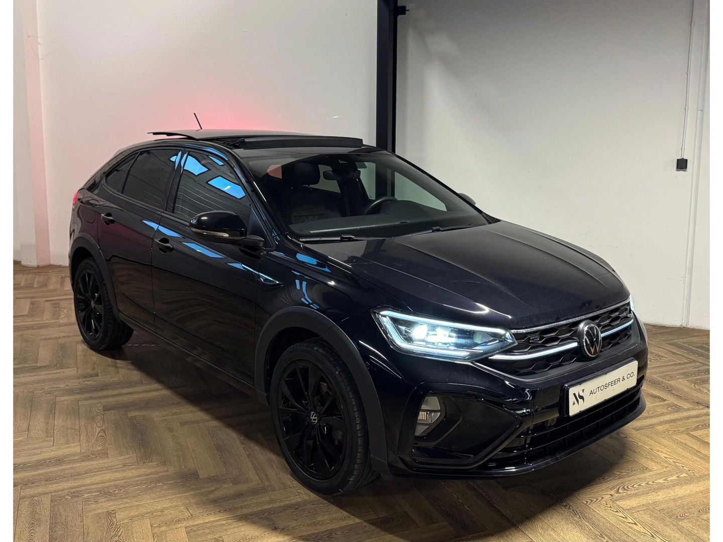 Volkswagen Taigo 1.5 TSI R-Line PANO KEYLESS BLINDSPOT