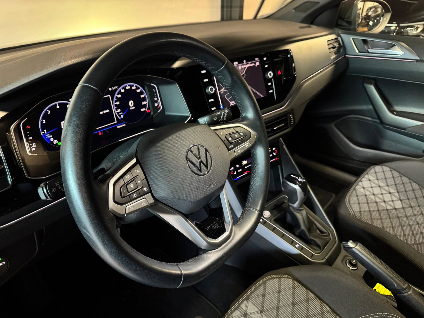 Volkswagen Taigo 1.5 TSI R-Line PANO KEYLESS BLINDSPOT