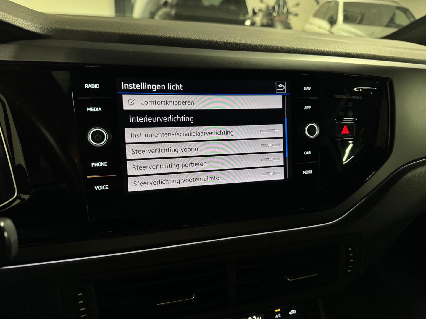 Volkswagen Taigo 1.5 TSI R-Line PANO KEYLESS BLINDSPOT