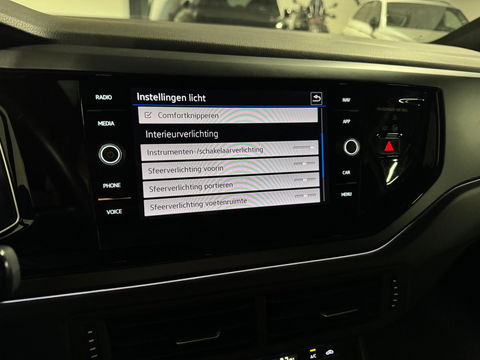 Volkswagen Taigo 1.5 TSI R-Line PANO KEYLESS BLINDSPOT