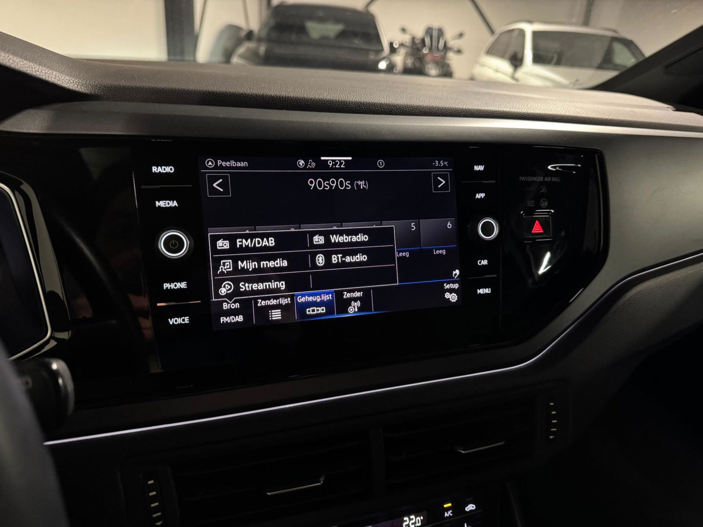 Volkswagen Taigo 1.5 TSI R-Line PANO KEYLESS BLINDSPOT