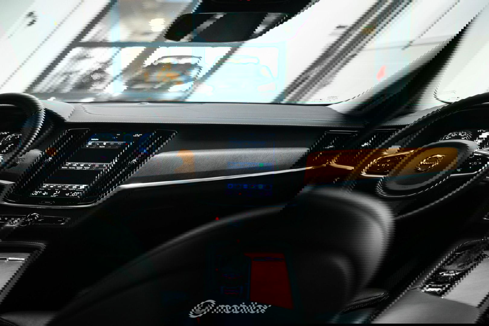 Volvo V90 2.0 T4 Inscription | 1e eig | Camera | Adaptive Cruise | Trekhaak | Leder | LED | Zonneschermen | Rijklaarprijs |