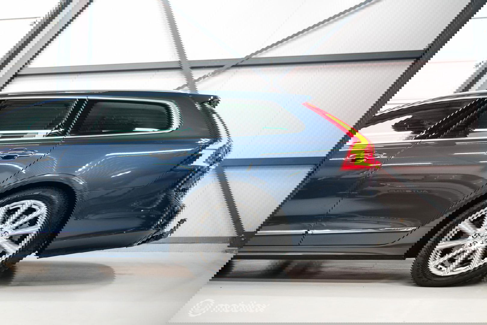 Volvo V90 2.0 T4 Inscription | 1e eig | Camera | Adaptive Cruise | Trekhaak | Leder | LED | Zonneschermen | Rijklaarprijs |