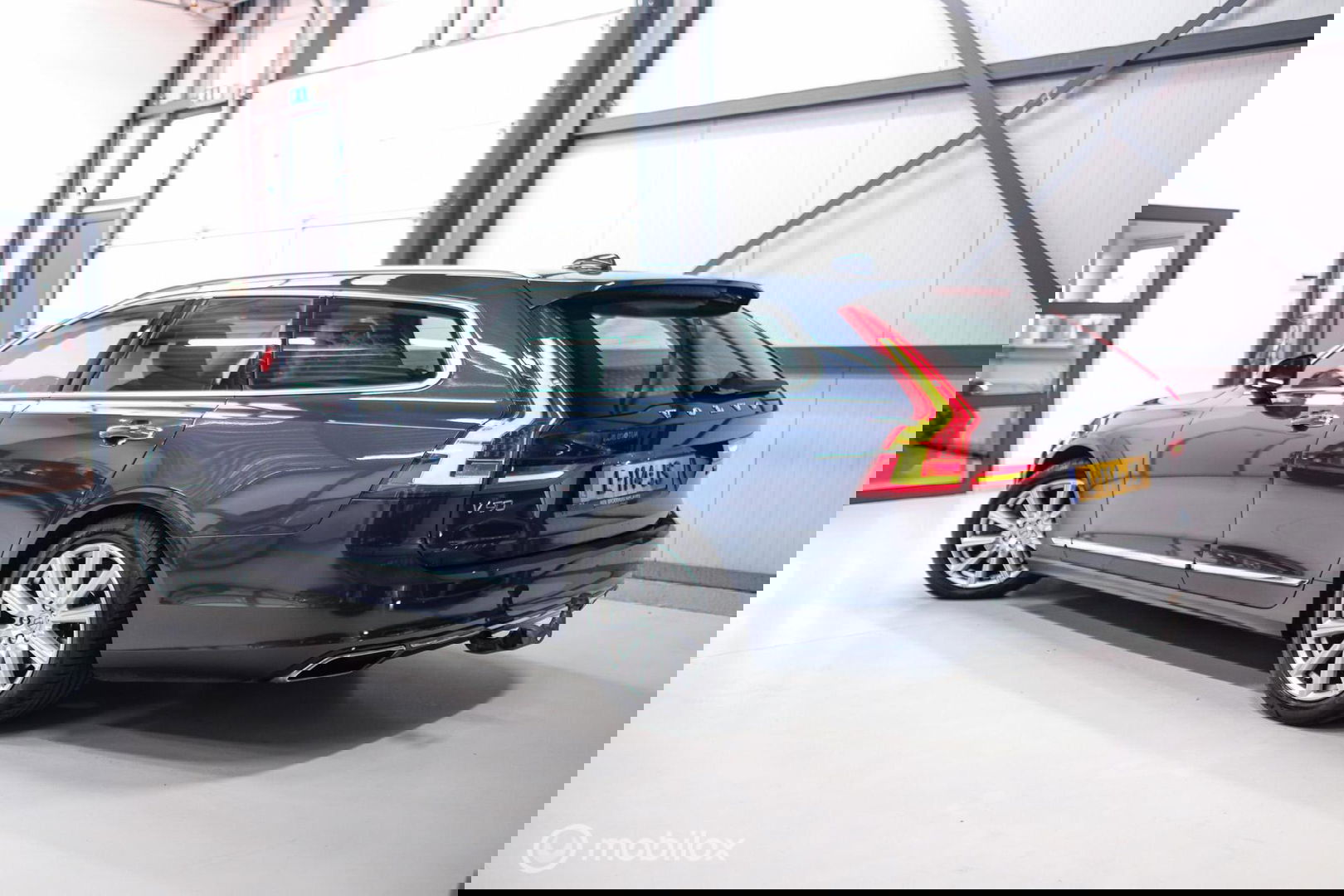 Volvo V90 2.0 T4 Inscription | 1e eig | Camera | Adaptive Cruise | Trekhaak | Leder | LED | Zonneschermen | Rijklaarprijs |