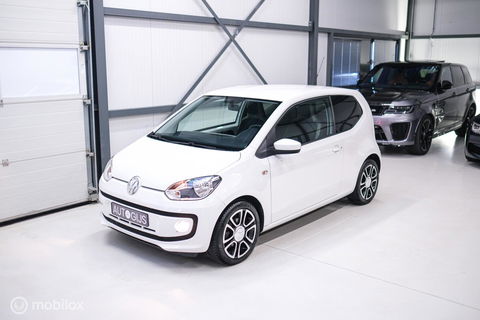 Volkswagen up! 1.0 high up! | Stoelverwarming | Cruise | Mistlampen | LMV | Parkeersensoren | Getint glas | Rijklaar |