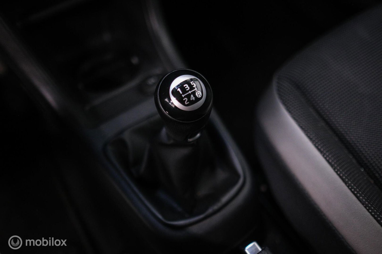 Volkswagen up! 1.0 high up! | Stoelverwarming | Cruise | Mistlampen | LMV | Parkeersensoren | Getint glas | Rijklaar |