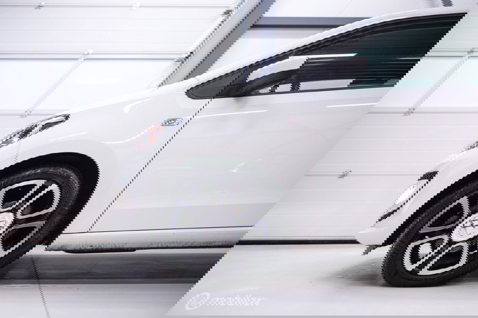 Volkswagen up! 1.0 high up! | Stoelverwarming | Cruise | Mistlampen | LMV | Parkeersensoren | Getint glas | Rijklaar |