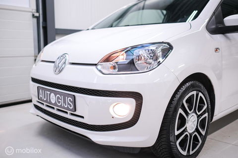 Volkswagen up! 1.0 high up! | Stoelverwarming | Cruise | Mistlampen | LMV | Parkeersensoren | Getint glas | Rijklaar |