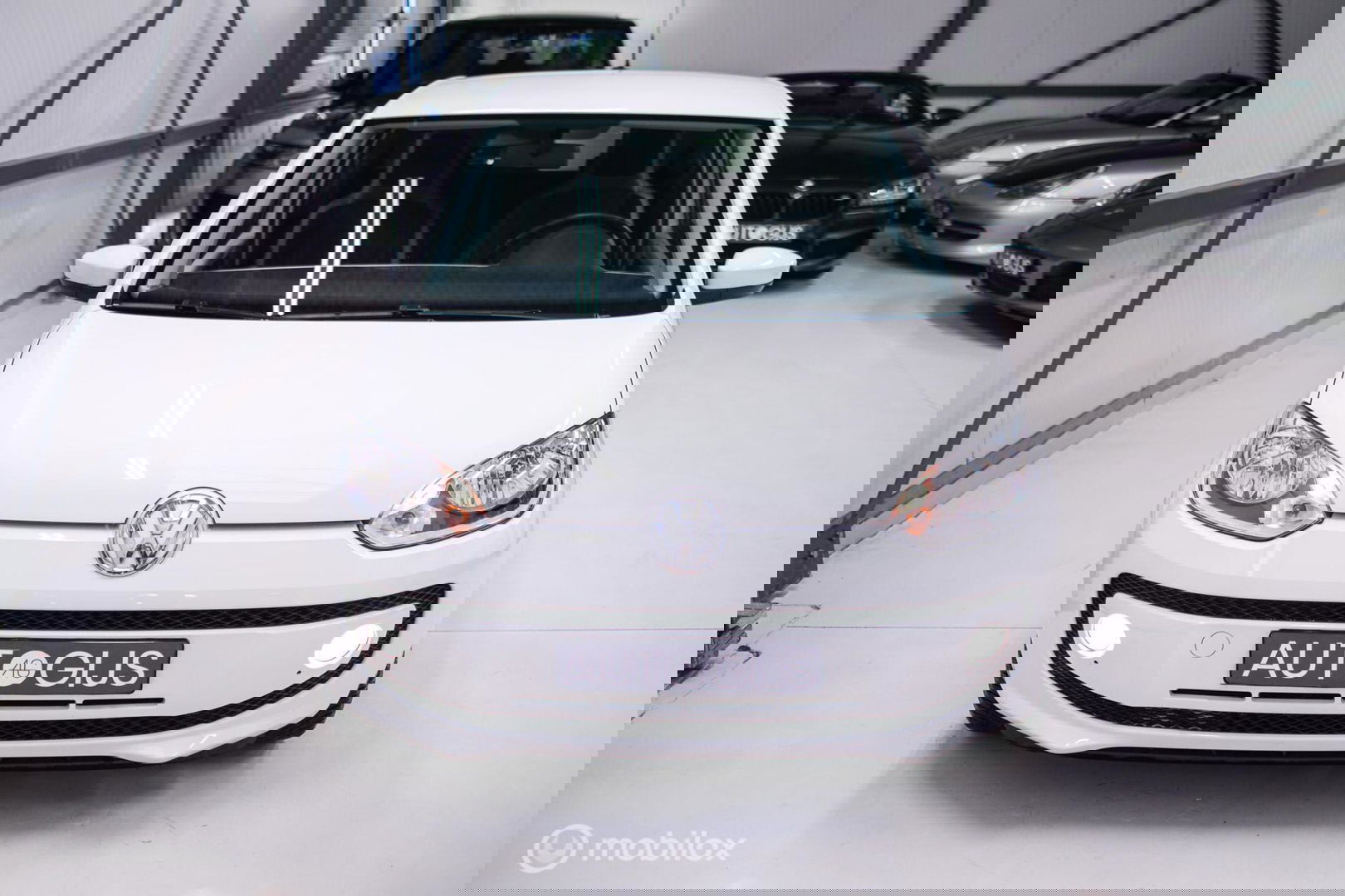 Volkswagen up! 1.0 high up! | Stoelverwarming | Cruise | Mistlampen | LMV | Parkeersensoren | Getint glas | Rijklaar |