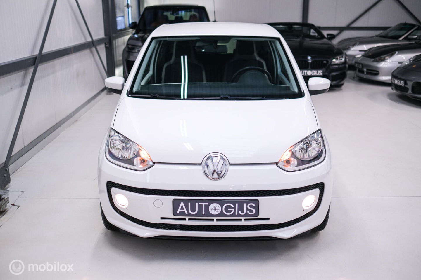 Volkswagen up! 1.0 high up! | Stoelverwarming | Cruise | Mistlampen | LMV | Parkeersensoren | Getint glas | Rijklaar |