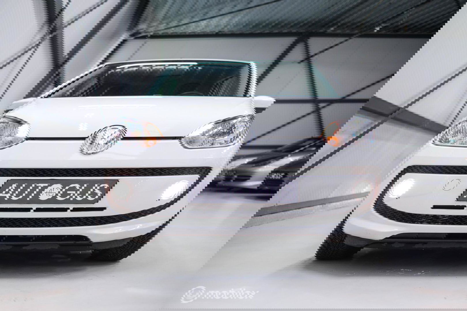 Volkswagen up! 1.0 high up! | Stoelverwarming | Cruise | Mistlampen | LMV | Parkeersensoren | Getint glas | Rijklaar |