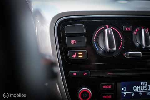 Volkswagen up! 1.0 high up! | Stoelverwarming | Cruise | Mistlampen | LMV | Parkeersensoren | Getint glas | Rijklaar |