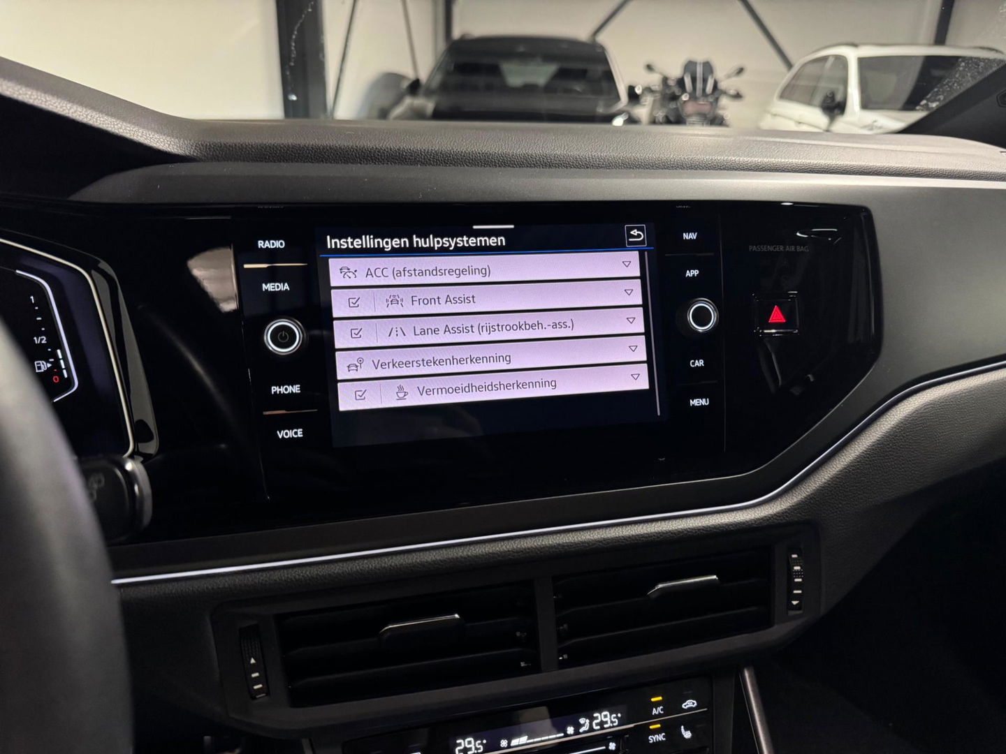 Volkswagen Taigo 1.5 TSI R-Line PANO KEYLESS CAM