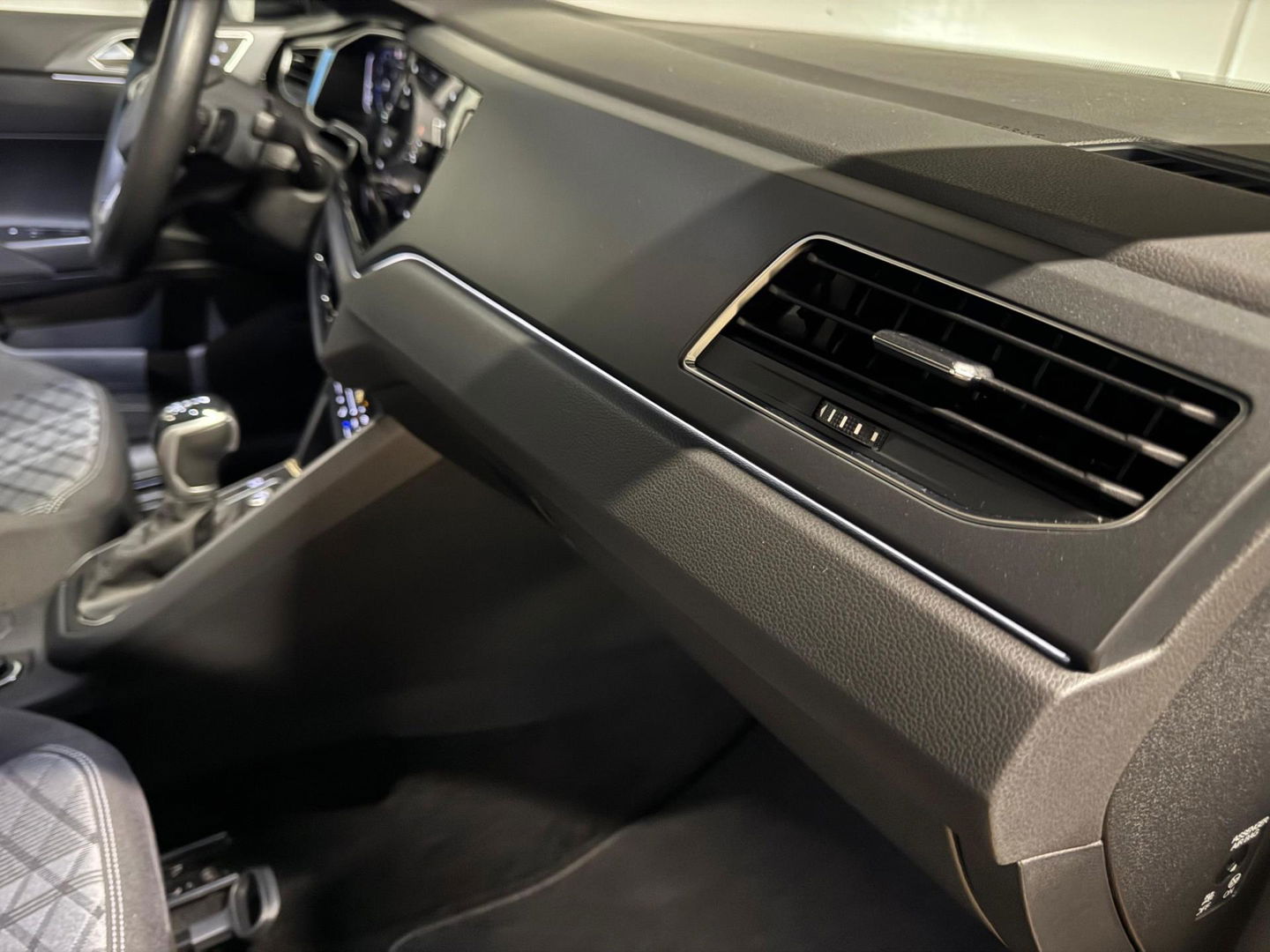 Volkswagen Taigo 1.5 TSI R-Line PANO KEYLESS CAM