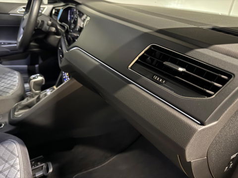 Volkswagen Taigo 1.5 TSI R-Line PANO KEYLESS CAM