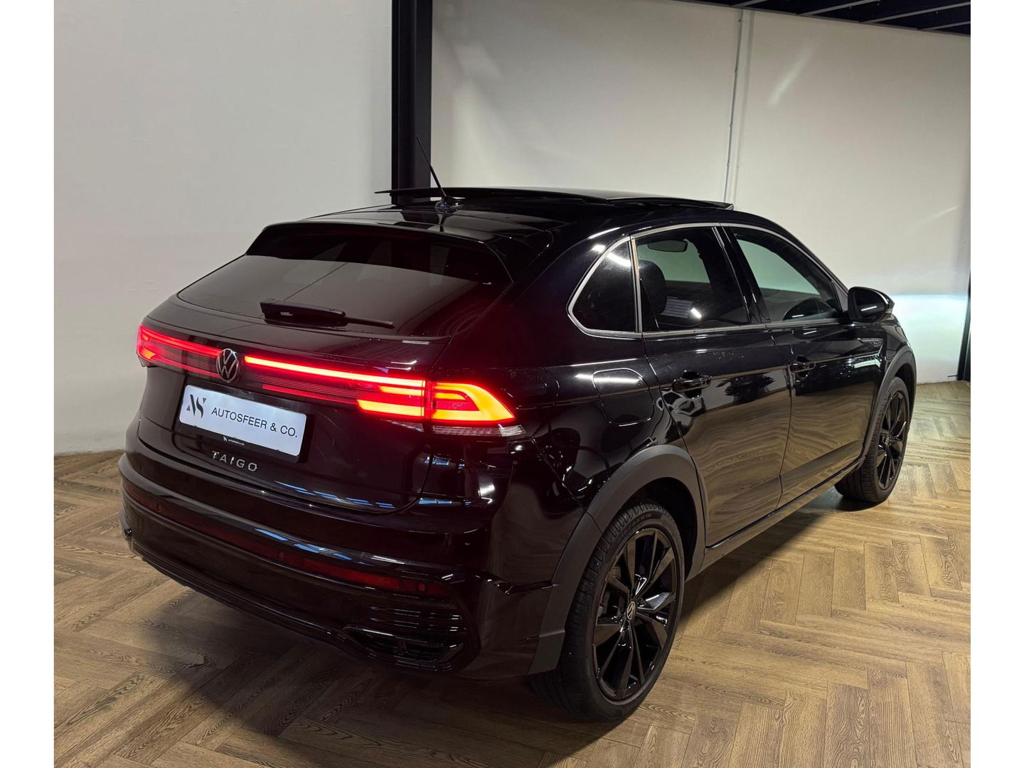 Volkswagen Taigo 1.5 TSI R-Line PANO KEYLESS CAM