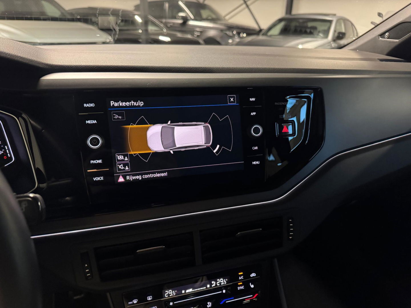 Volkswagen Taigo 1.5 TSI R-Line PANO KEYLESS CAM