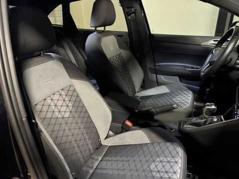 Volkswagen Taigo 1.5 TSI R-Line PANO KEYLESS CAM