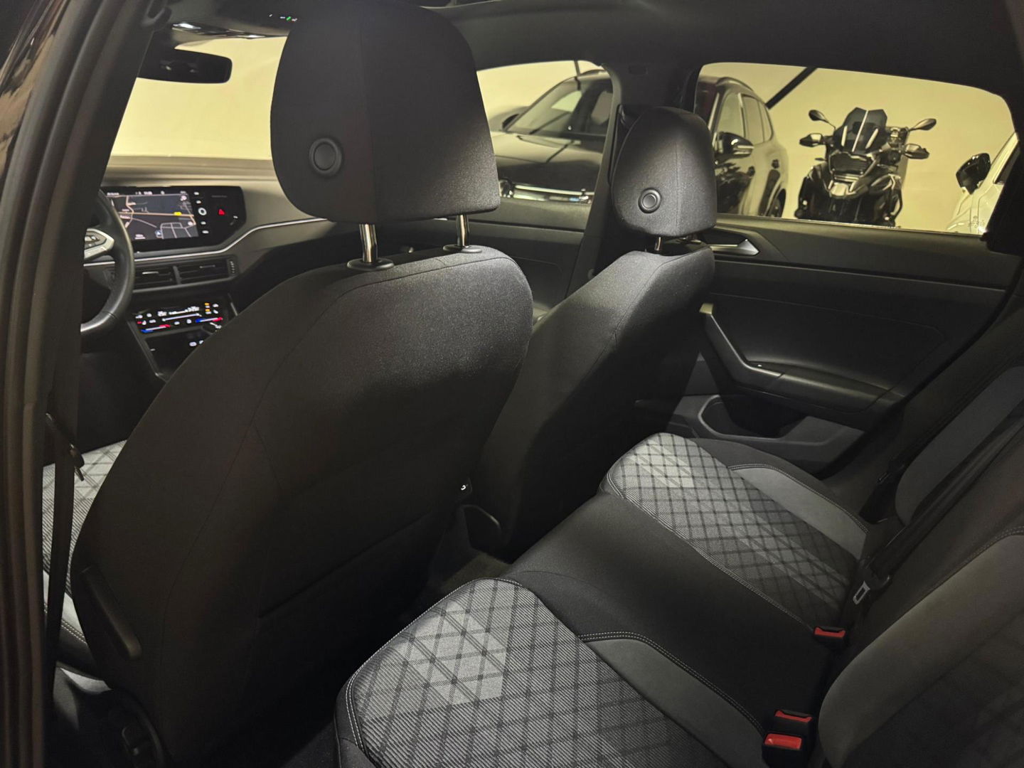 Volkswagen Taigo 1.5 TSI R-Line PANO KEYLESS CAM