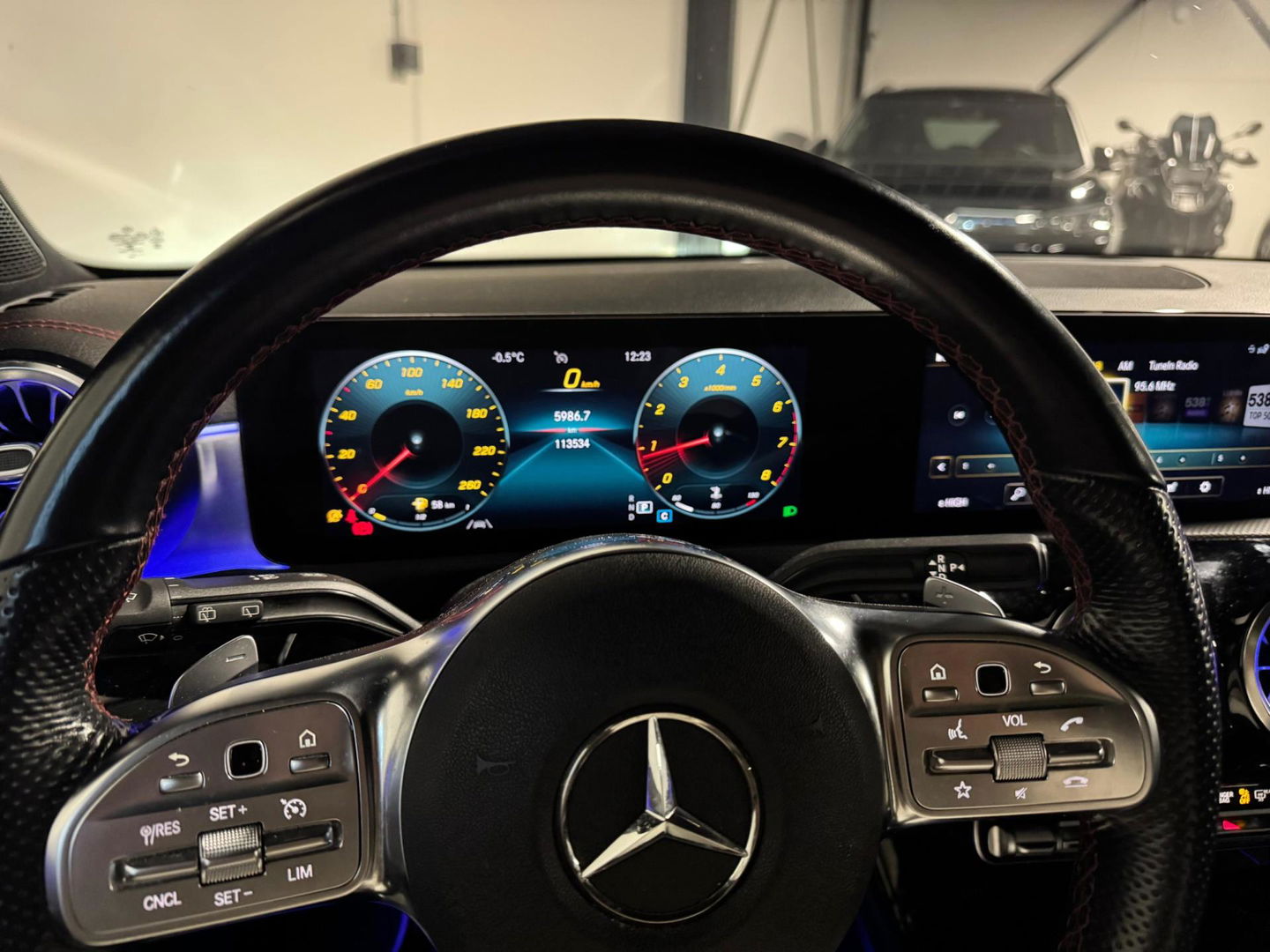 Mercedes-Benz CLA-Klasse Shooting Brake 200 Business Solution AMG PANO KEYLESS CAM