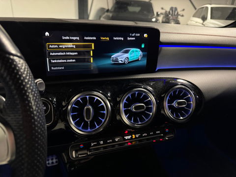 Mercedes-Benz CLA-Klasse Shooting Brake 200 Business Solution AMG PANO KEYLESS CAM