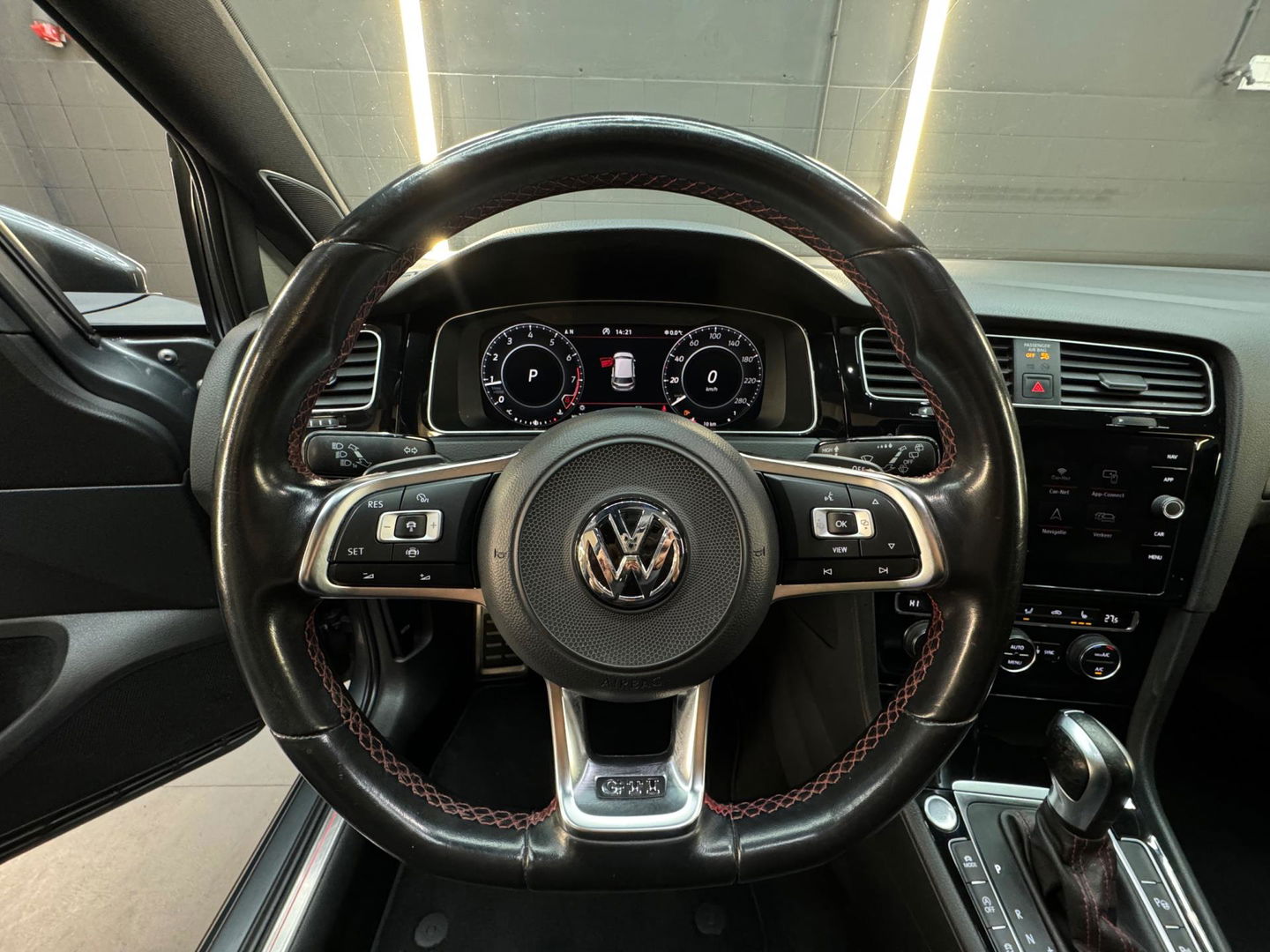 Volkswagen Golf 2.0 TSI GTI Performance Pano|Dynaudio|Keyless|Dodehoek|ACC|Lane Assist|Camera|ParkPilot|Standkachel|Sfeer|Stoelver